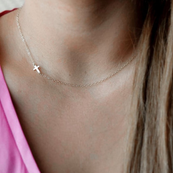 1 Oak Jewelry - Dainty Delicate Cross Necklace Choker